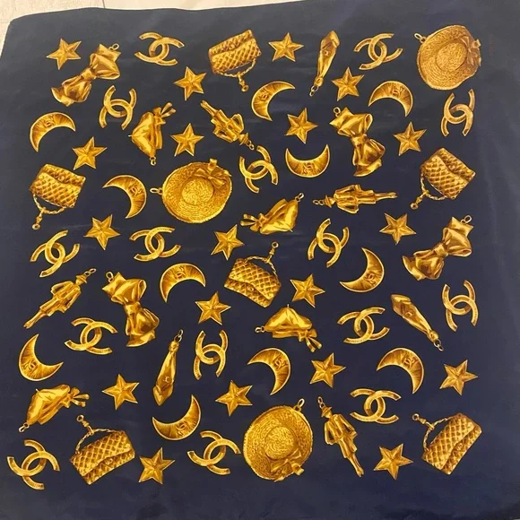 ❤️SOLD❤️ Authentic Chanel Scarf 💯 silk - Picture 1 of 6